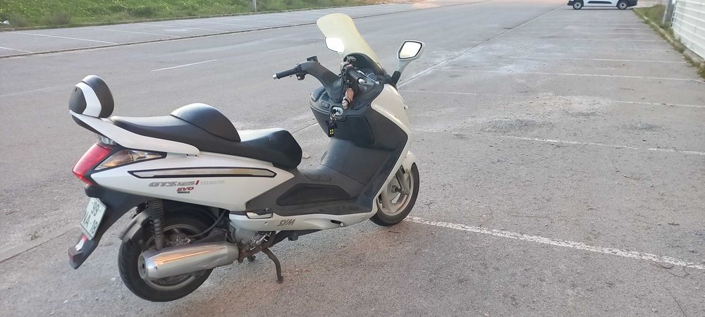 Moto Impecável e estimada