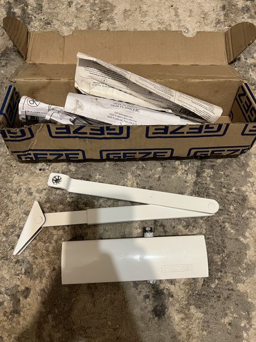 Доводчик дверний Geze ts 1500