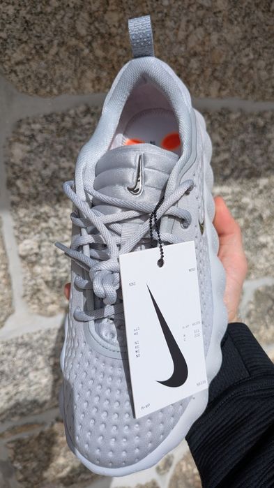 Nike Mind 002 WMNS Light Smoke Grey 42.5