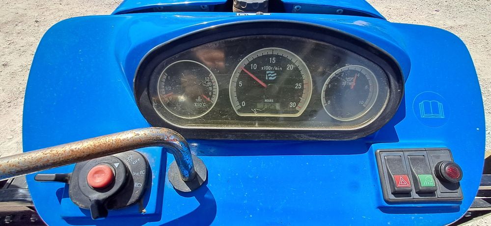 Tractor/Trator Dong Feng DF 304-Arco