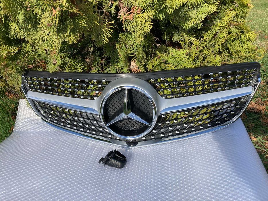 Решетка радиатора mercedesE-ClassCoupeW207 09-13г.Diamond Black Grille