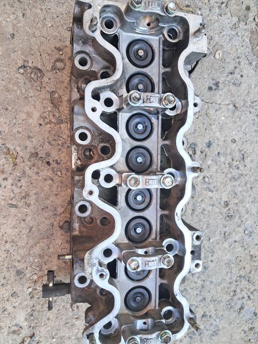 Продам головка блока тойота 2.0дизель 2C