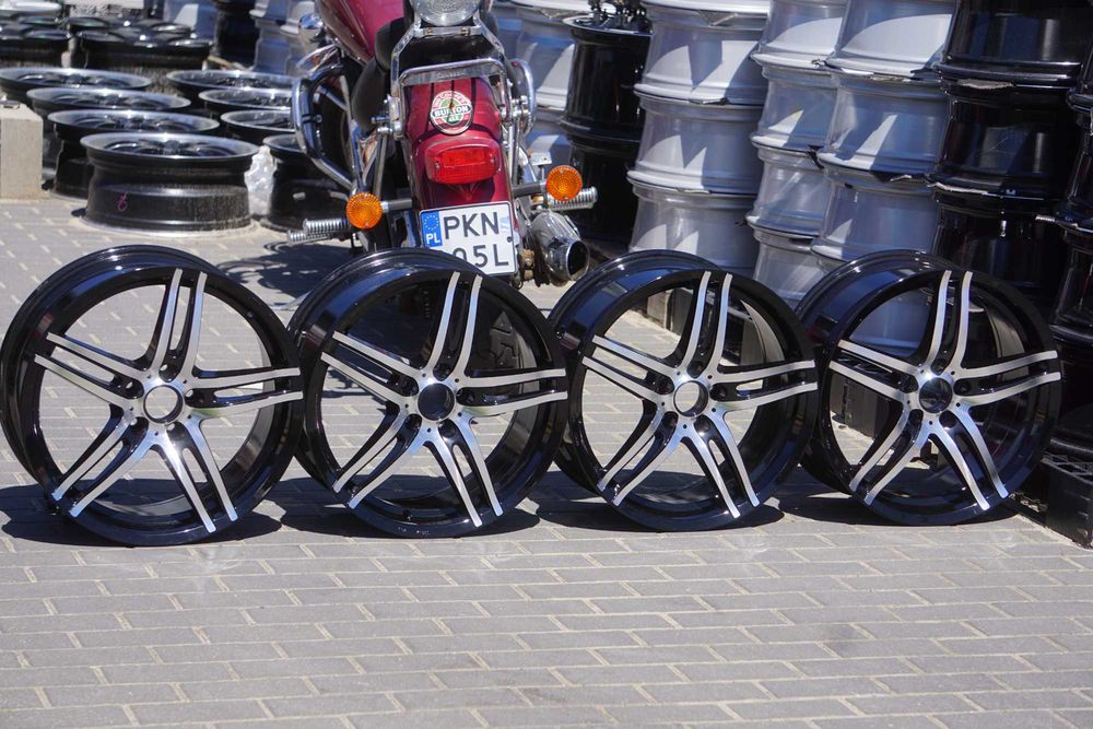 Alufelgi ADV 5x114,3 8Jx18 et35 cb72,6 w czarnym lakierze, front przetoczony cnc