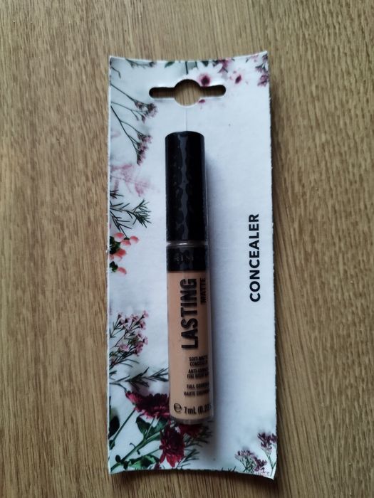 Nowy korektor rimmel kolor 035 SUN BEIGE