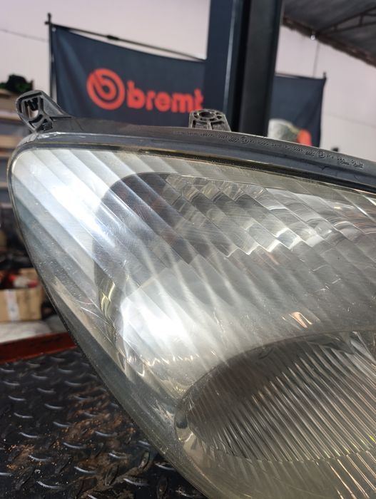 Óptica Farol Direito Citroen C5 com módulo Xenon 9644275280