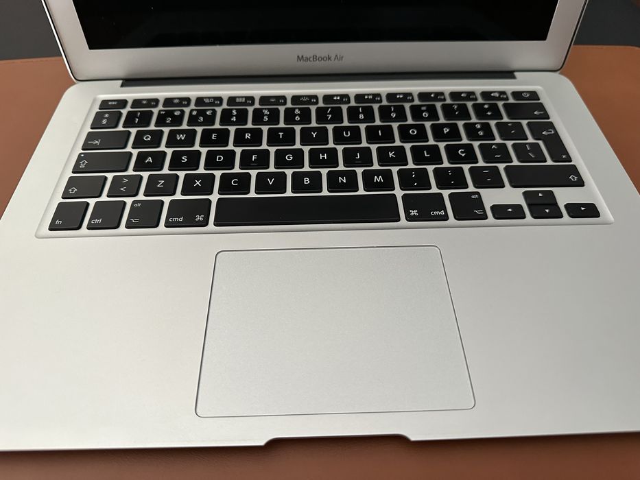 Apple Macbook Air