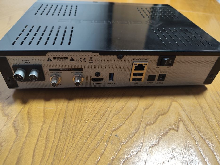 Box Enigma 2 Gigablue UE 4K Tuner SAT e CABO