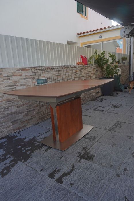 Mesa de refeição para 6 ou 8 pessoas