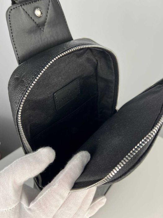 Сумка-слінг чоловіча Louis Vuitton через плече Луї Вітон