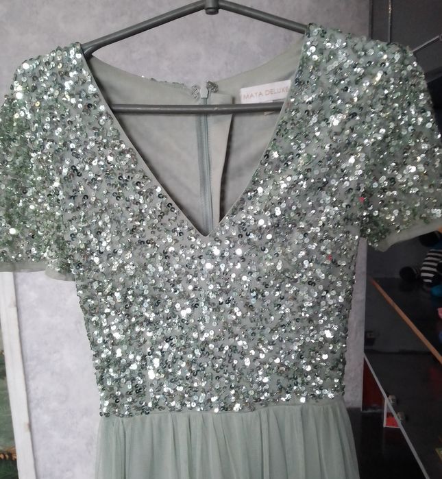 Продаю чарівну сукню