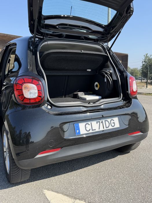 Smart ForFour eletrico 40.000km com gatantia ate dezembro 2027 na marca