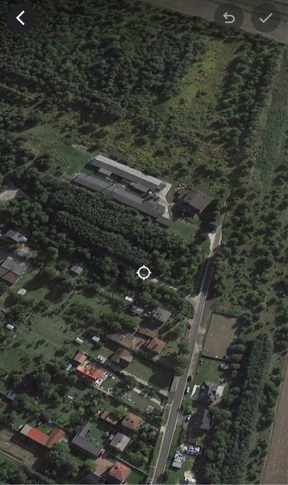 Dom i Hale położone w bardzo dobrej lokalizacji