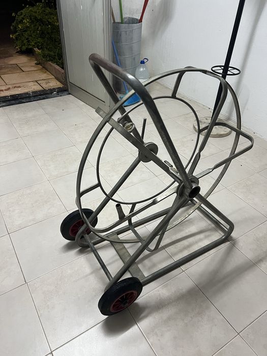Carrinho para guia de cabos