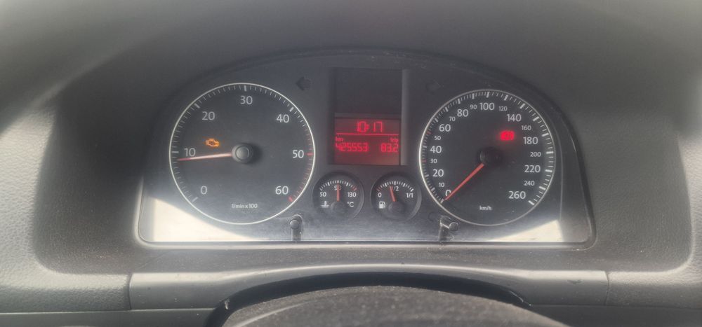 VW Touran 1.9 TDI (2003) – 7-osobowy "wół roboczy", Hak