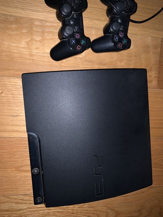 PS3 + Comandos + carregador
