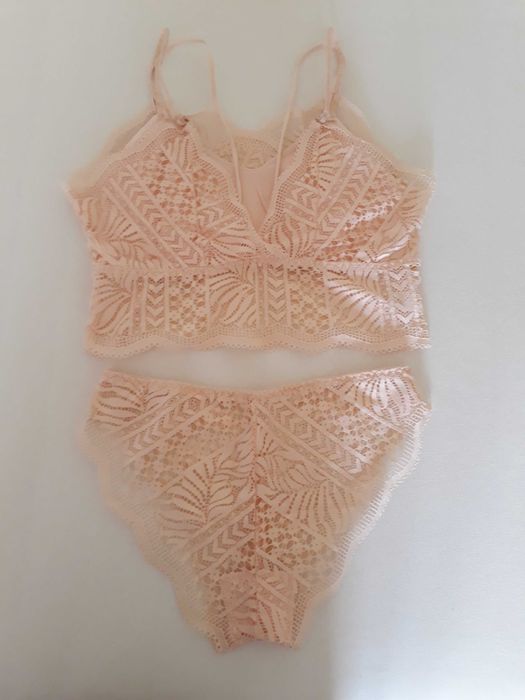 Stringi. Braletka. Bielizna damska. Super cena. Wybór koloru. Nowe.