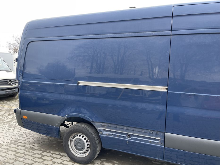 Бочина права ліва Mercedes Sprinter W907 LONG