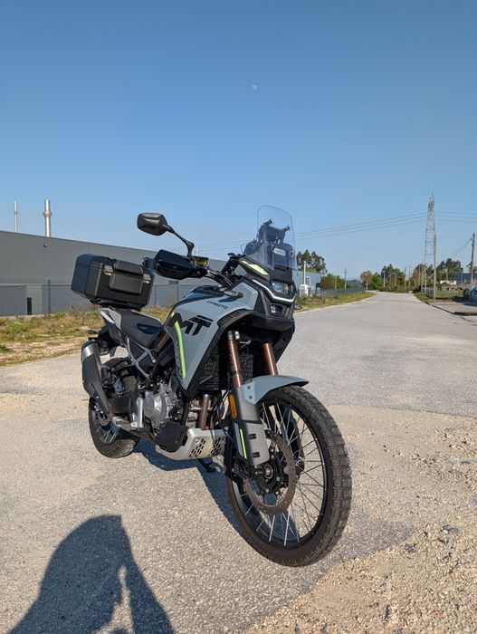 CFMOTO 450MT (Jan/2025) – Apenas 3.900 km – Como Nova, com Garantia