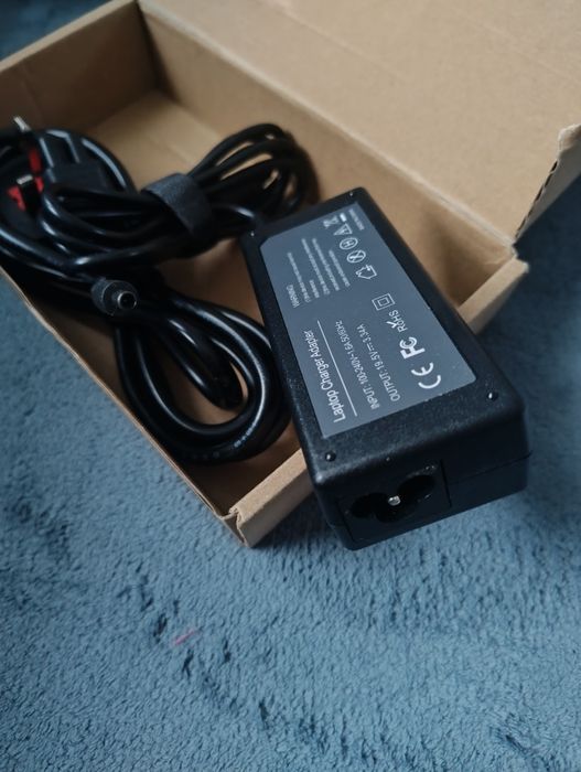 Zasilacz do laptopa 90 W