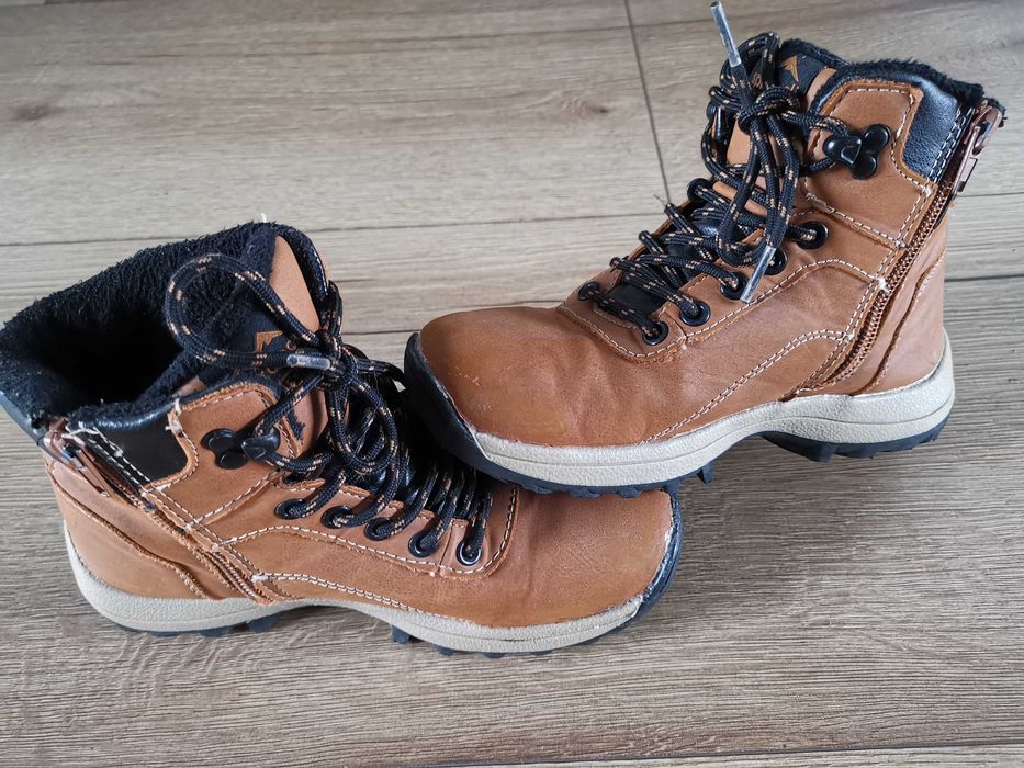 Buty zimowe SPRANDI r 32, dł wkładki 21cm. Używane.