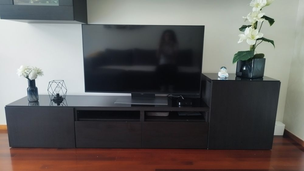 Conjunto de Móveis de Sala (TV + Suspensos)
Título: Conjunto Móveis de Sala IKEA BESTÅ – Castanho-Preto c/ Vidro