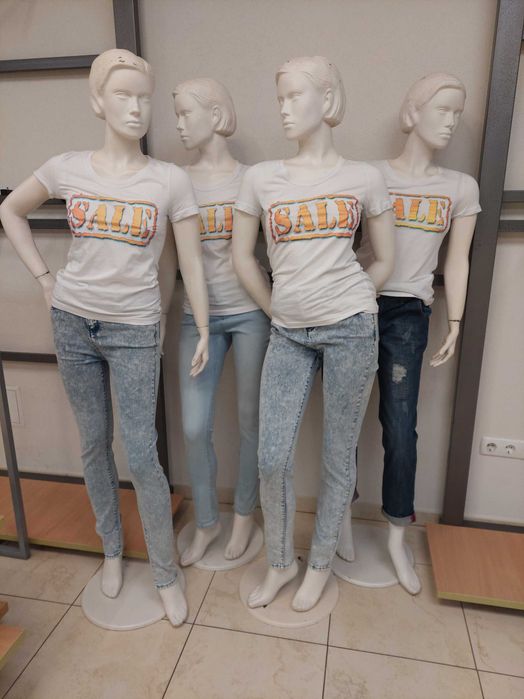 Маникен жіночий для одягу