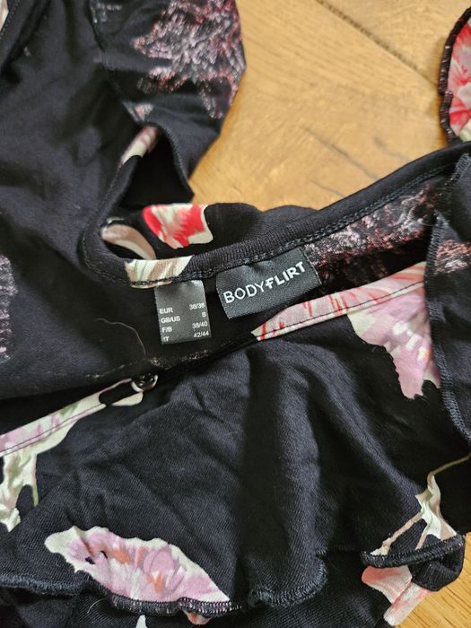 OBNIŻKA - Kombinezon z wiskozy w kwiaty rozmiar M/L