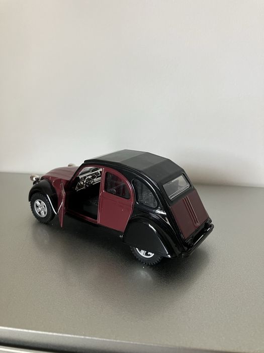Citroën 2CV bordeaux