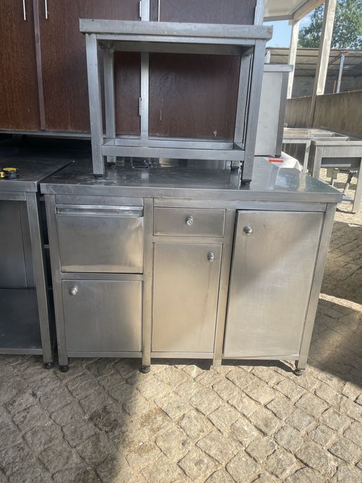 Bancada com gavetas e portas - Inox