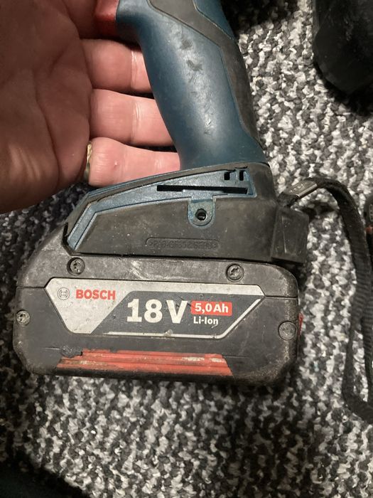 Bosch акумуляторний гайковерт
