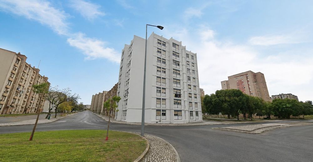 Excelente T2 na AV. Bento de Jesus Caraça Setubal