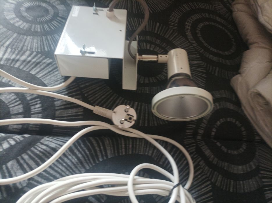 прожектор металлогаллогалогенный 35w + 5 м.кабеля+ запасная лампа