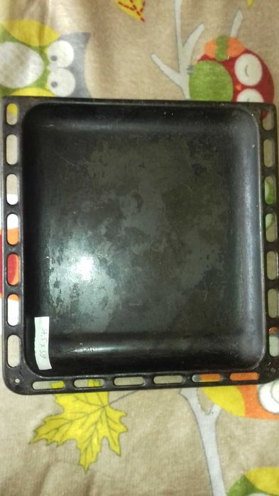 Противни и решетки для духовки.