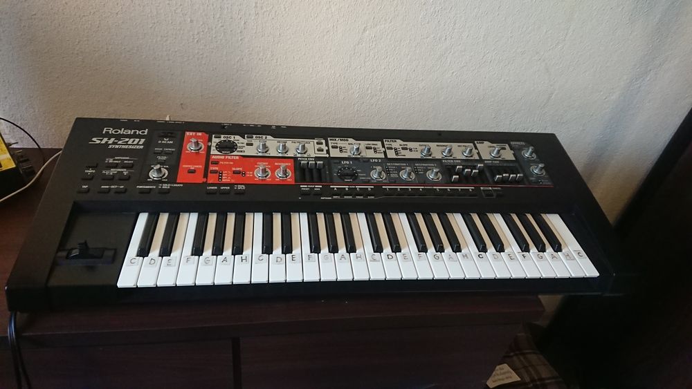 Roland SH-201 Kultowy Wirtualny Analog
