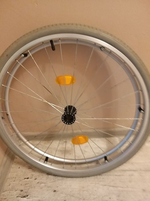 Koło boczne wózka inwalidzkiego