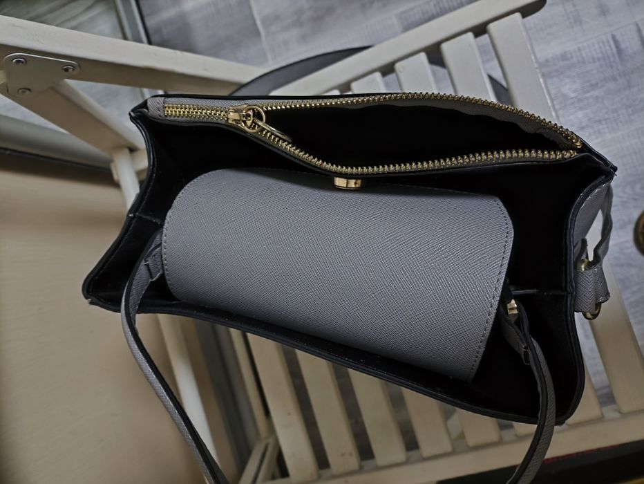 Небольшая удобная сумка Zara