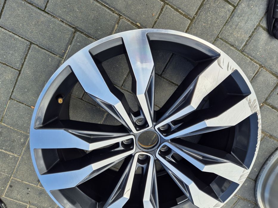 Felga Tiguan 5NA.601.025G 8.5Jx20 Et38
