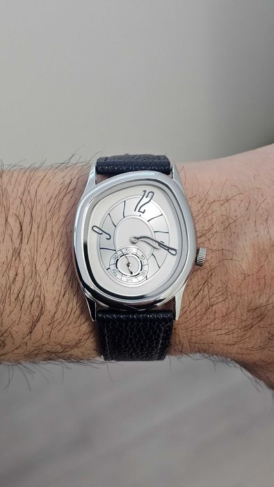 Relógio estilo torto berneron mirage