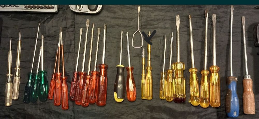 Várias ferramentas Conjunto de  chaves de Boca.   , fendas e outras