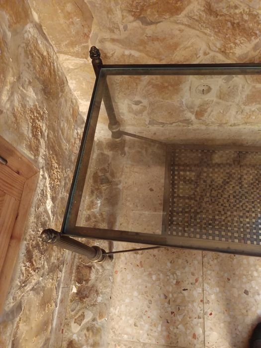 Peça  rara,vintage .Em  vidro e metal amarelo