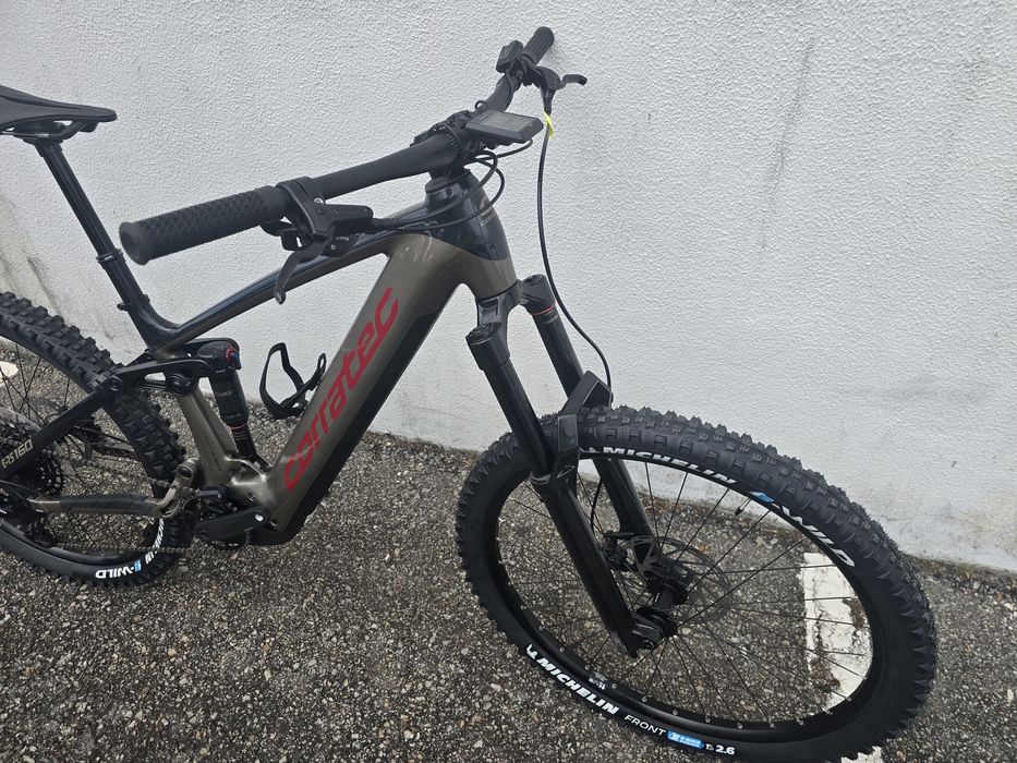Bicicleta eletrica carbono com motor bosch