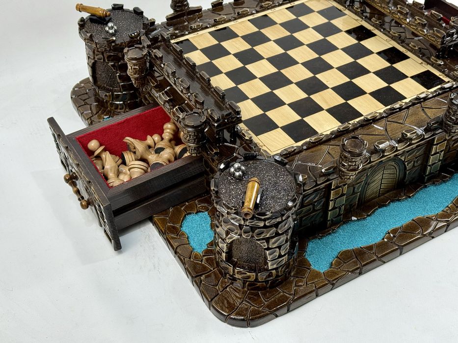 Шахматы резные ручной работы КРЕПОСТЬ