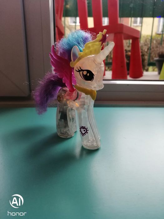 Konik my little pony,celestia, świeci
