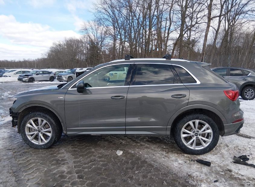 Audi Q3 2022_S-LINE_2.0 TFSI_230 KM_4x4_BOGATE wyposażenie_NISKI przebieg !