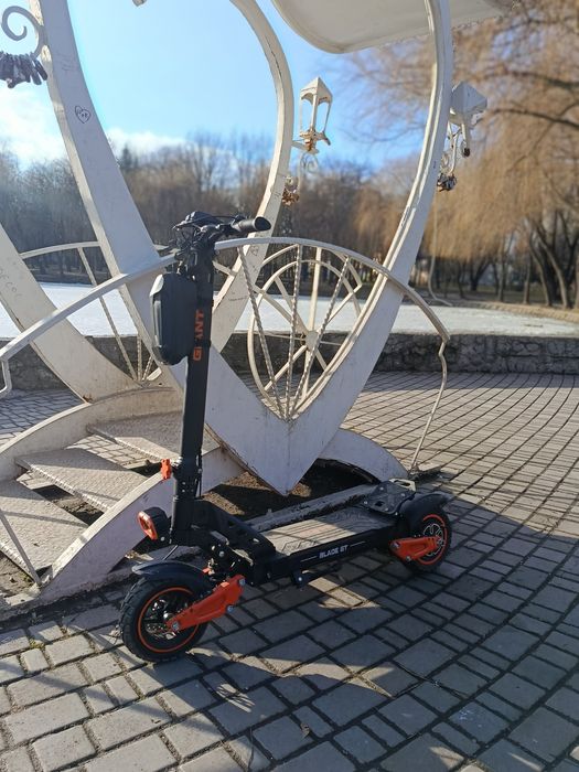 Электросамокат GIANT Blade GT Pro