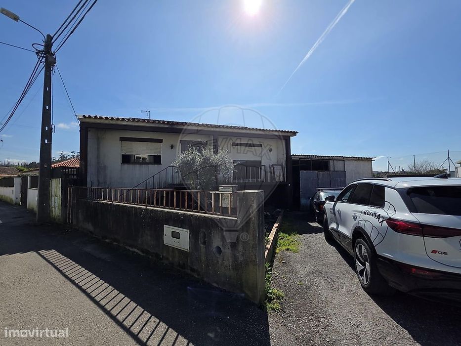 Moradia T4 para venda