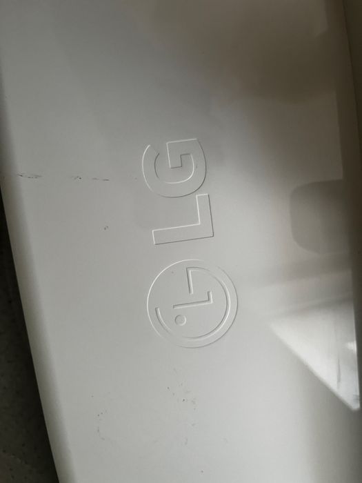 LG 34UC99-W – 34” UltraWide QHD, USB-C, IPS, FreeSync monitor