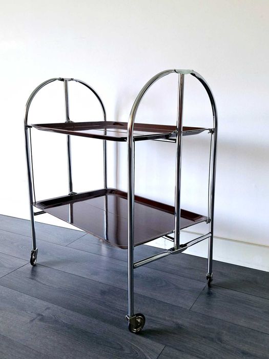 Carrinho de apoio dobrável vintage. Vintage folding trolley