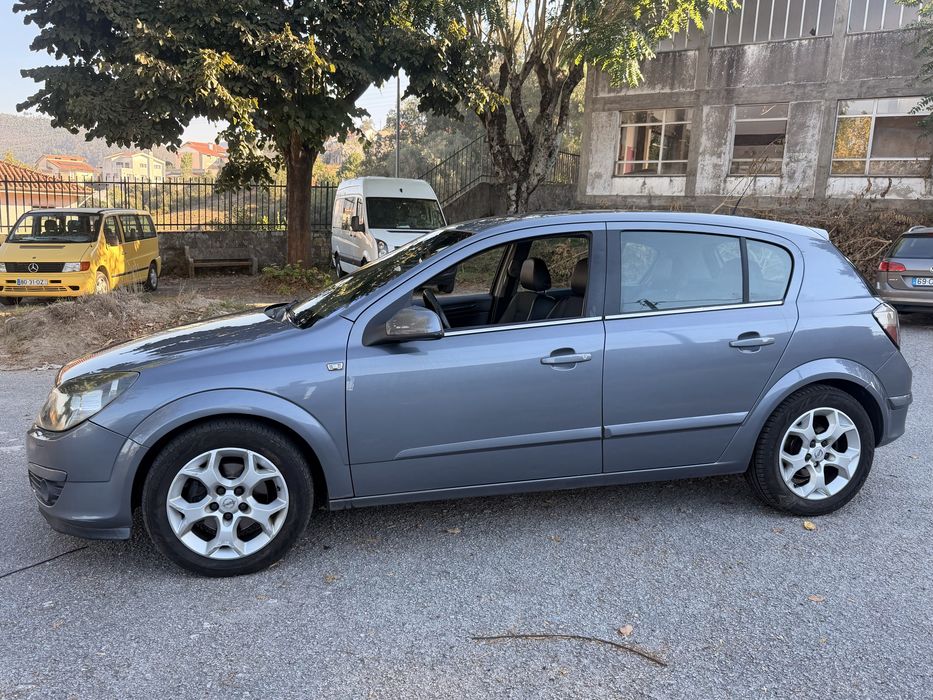 Opel astra 1.3cdti — photo 2