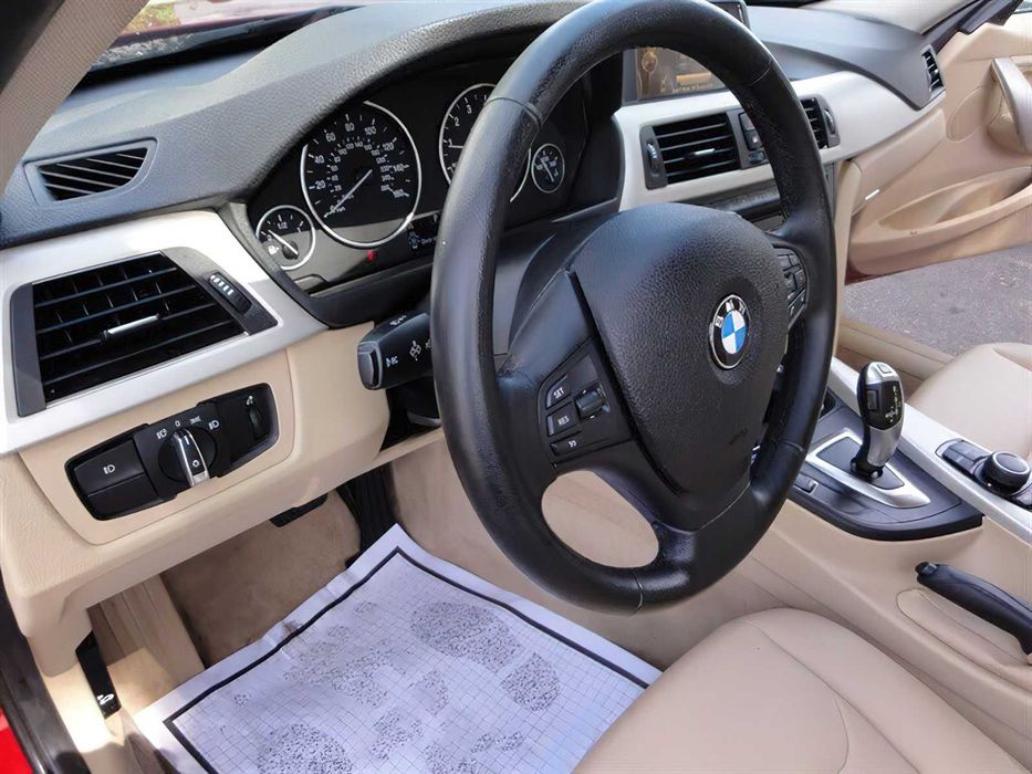 BMW 320I      2015